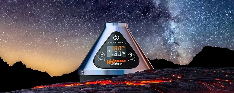 The Storz & Bickel VOLCANO HYBRID vaporizer is a stationary premium herbal vaporizer with a balloon and tube system, digital control, and precise temperature control. The Storz & Bickel VOLCANO HYBRID vaporizer impresses with its fast heat-up time and hig
